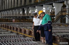 <b>金牌大只500官网登录_企业“转”出国内市场新天地 南宁海关因</b>